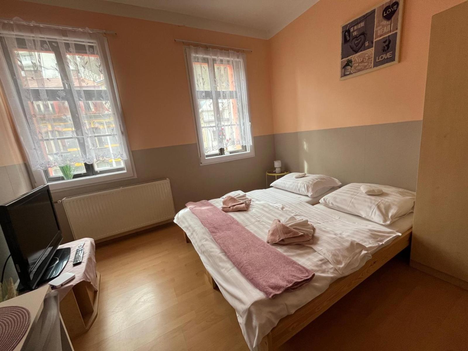 Penzion Jachymov Pod Lanovkou Bagian luar foto